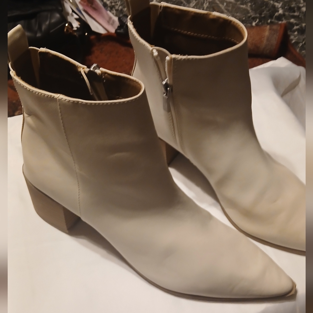 Universal Thread Cream Ankle Booties